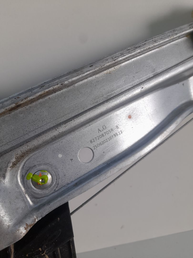 Elevalunas trasero derecho dacia sandero iii 