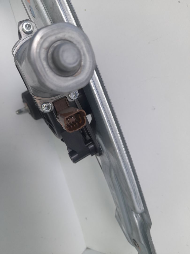 Elevalunas trasero derecho dacia sandero iii 