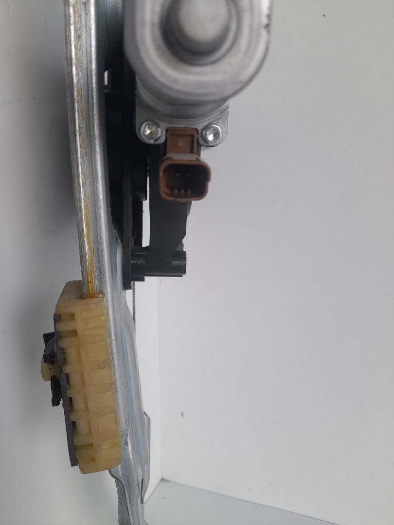 Elevalunas trasero izquierdo dacia sandero iii 