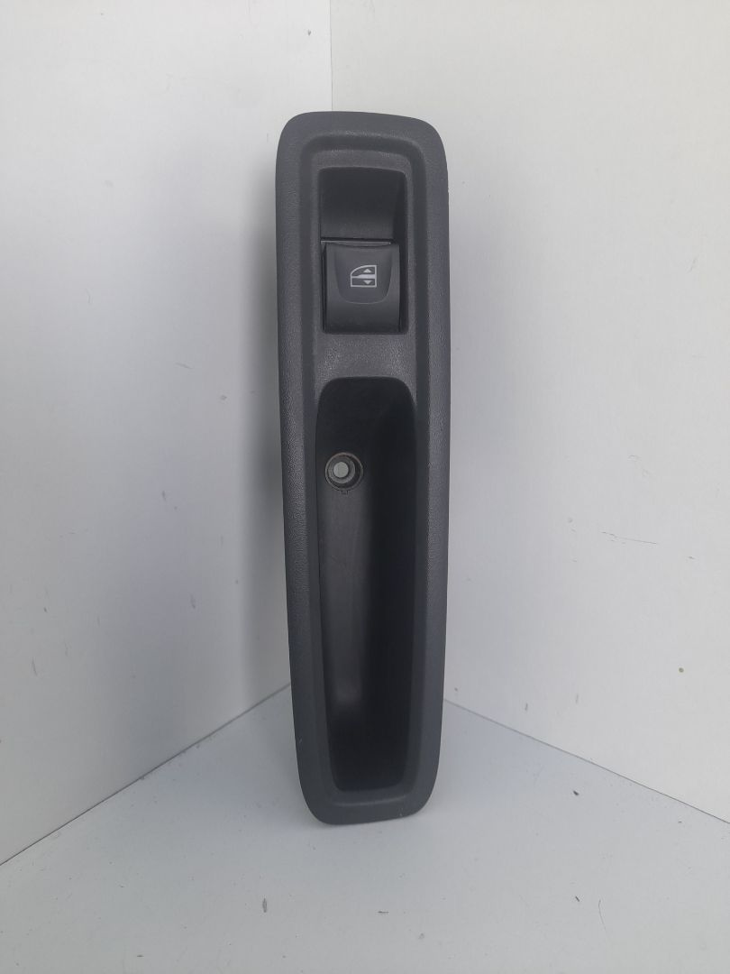 Mando elevalunas trasero derecho dacia sandero iii 