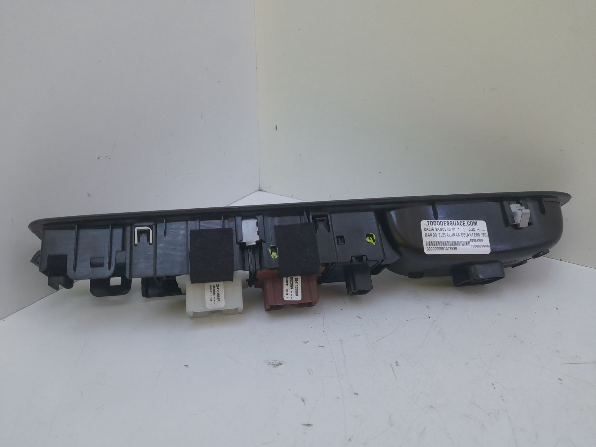 Mando elevalunas delantero izquierdo dacia sandero iii 