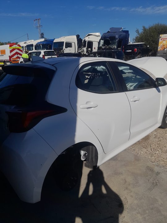 Puerta trasera derecha toyota yaris (xp21) sedition