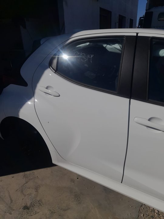 Puerta trasera derecha toyota yaris (xp21) sedition