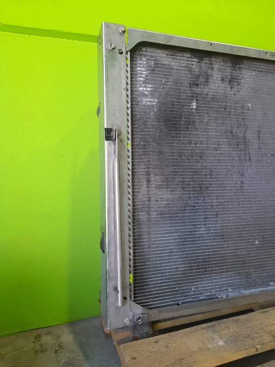 Radiador agua mercedes-benz  no identificado