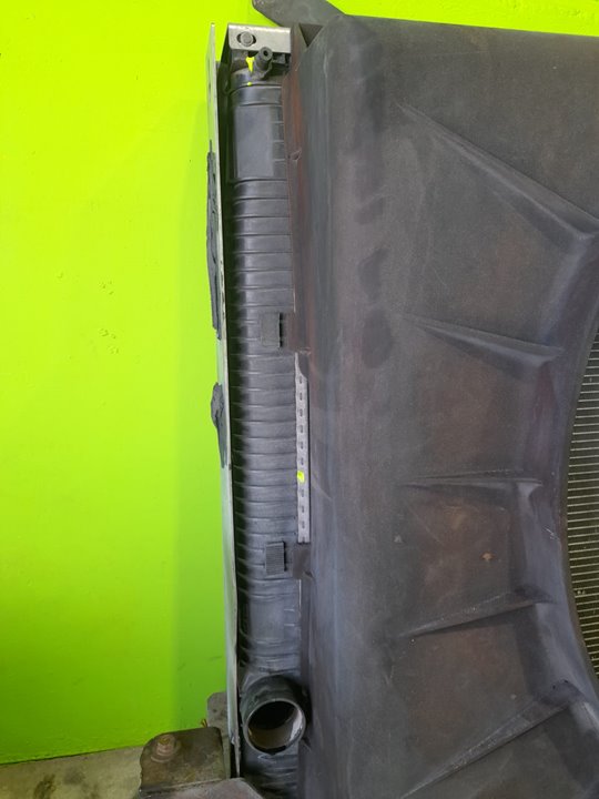 Radiador agua mercedes-benz  no identificado