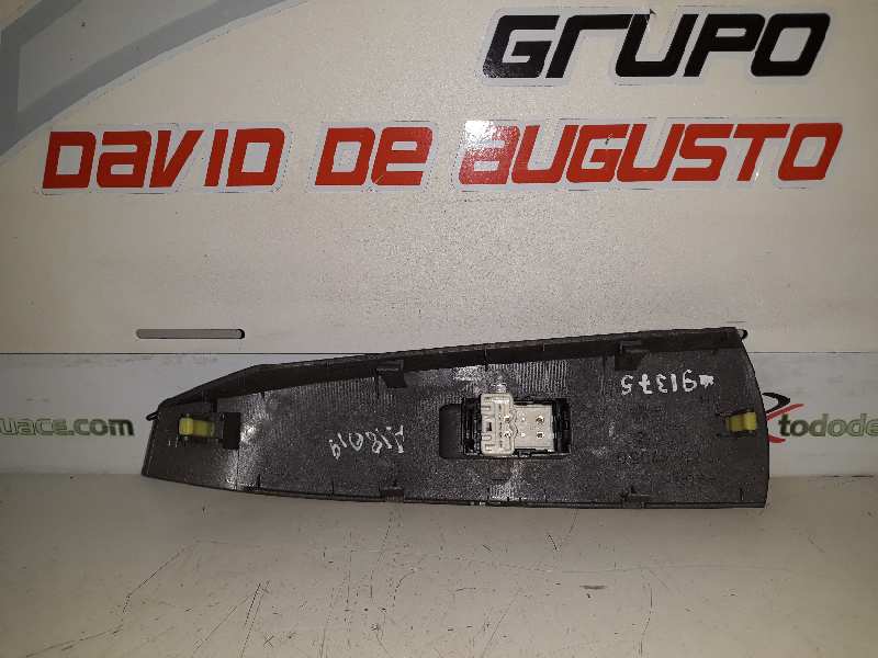 Mando elevalunas trasero derecho toyota prius (nhw20) 
