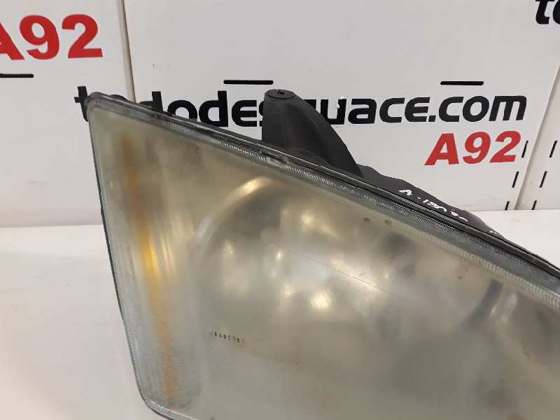 Faro derecho ford focus berlina (cap) ambiente (d)