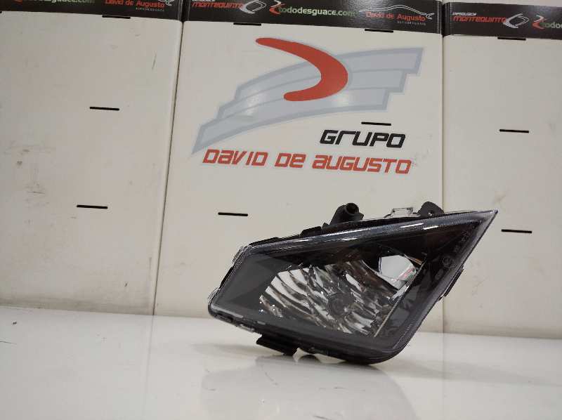 Faro antiniebla izquierdo no identificado