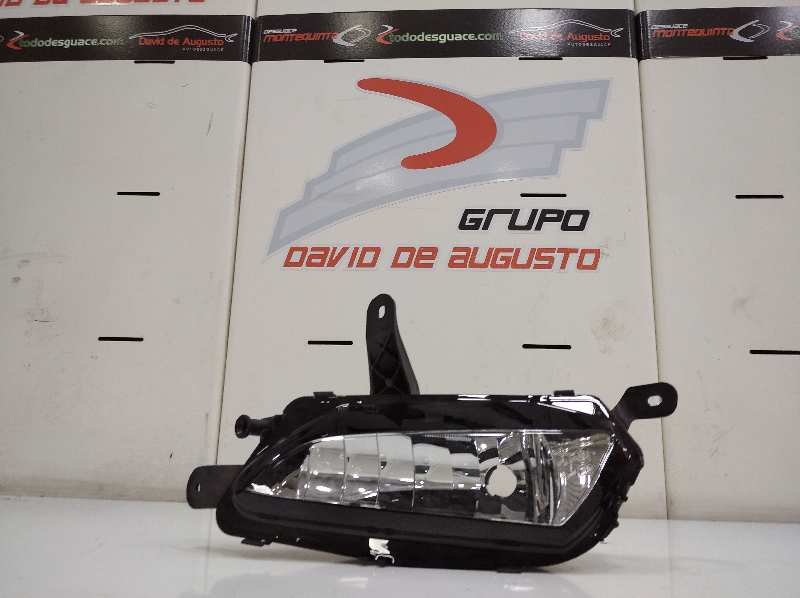 Faro antiniebla derecho no identificado