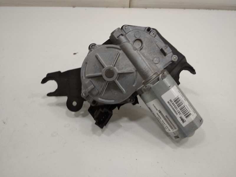 Motor limpia trasero no identificado