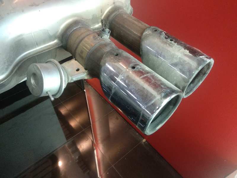 Tubo escape completo no identificado