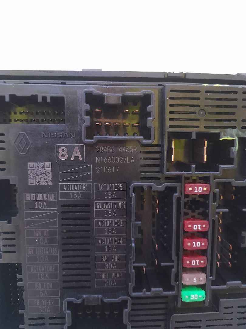 Caja reles / fusibles dacia sandero iii 