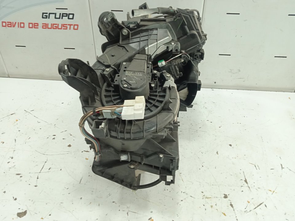 No identificado toyota auris (e15) luna+