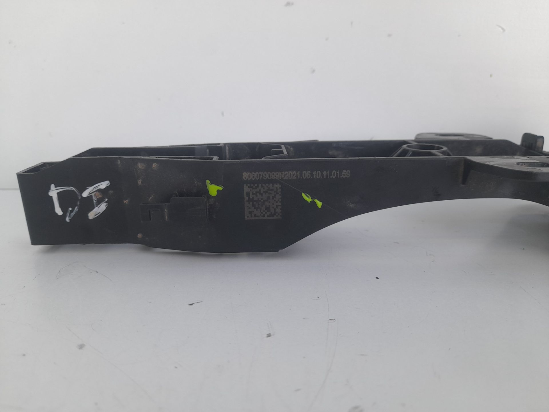 Soporte maneta exterior delantera izquierda dacia sandero iii 