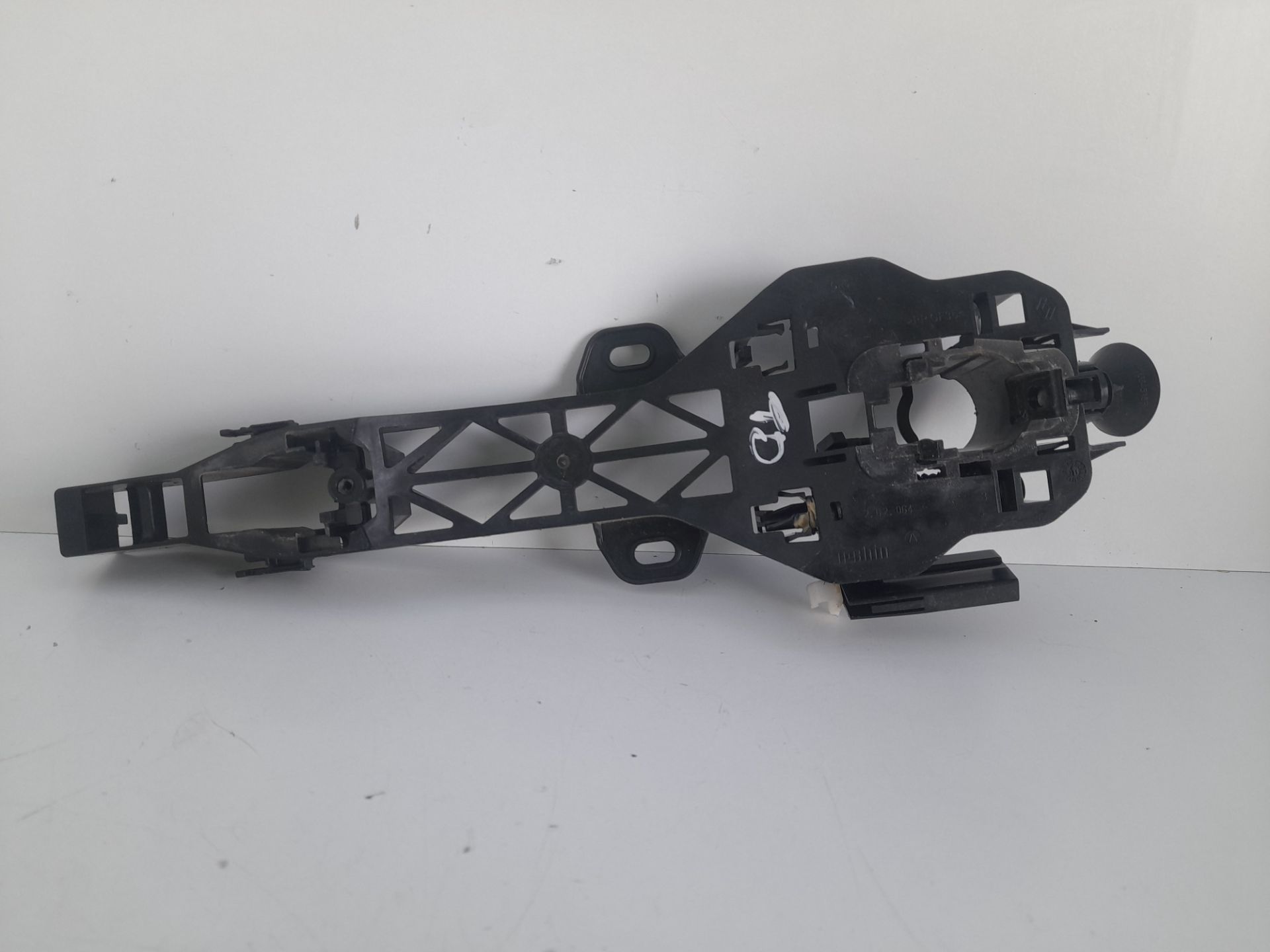 Soporte maneta exterior trasera derecha dacia sandero iii 