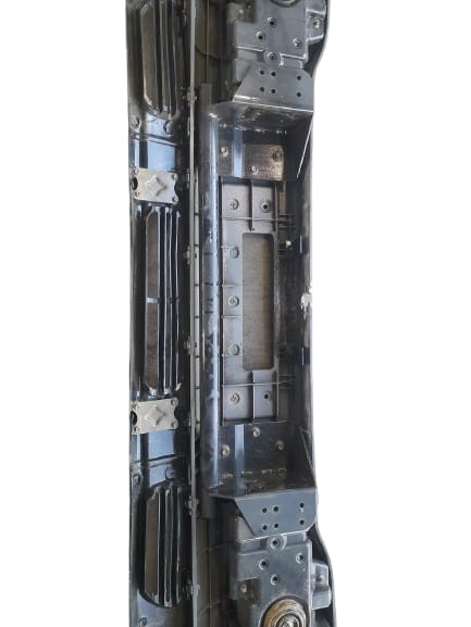 Paragolpes delantero nissan  no identificado