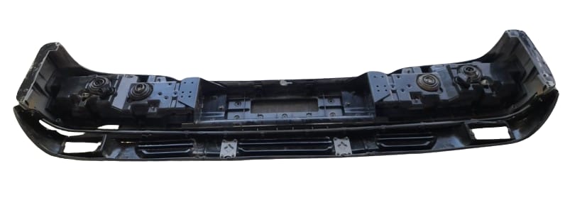 Paragolpes delantero nissan  no identificado