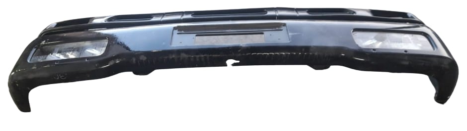 Paragolpes delantero nissan  no identificado