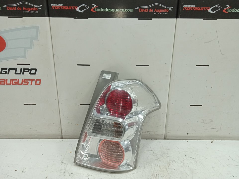 Piloto trasero derecho toyota corolla verso (r1) 2.2 d4d luna