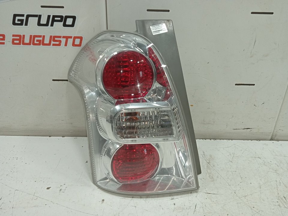 Piloto trasero izquierdo toyota corolla verso (r1) 2.2 d4d luna