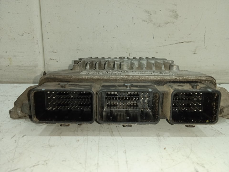 Centralita motor uce ford focus berlina (cap) ambiente (d)