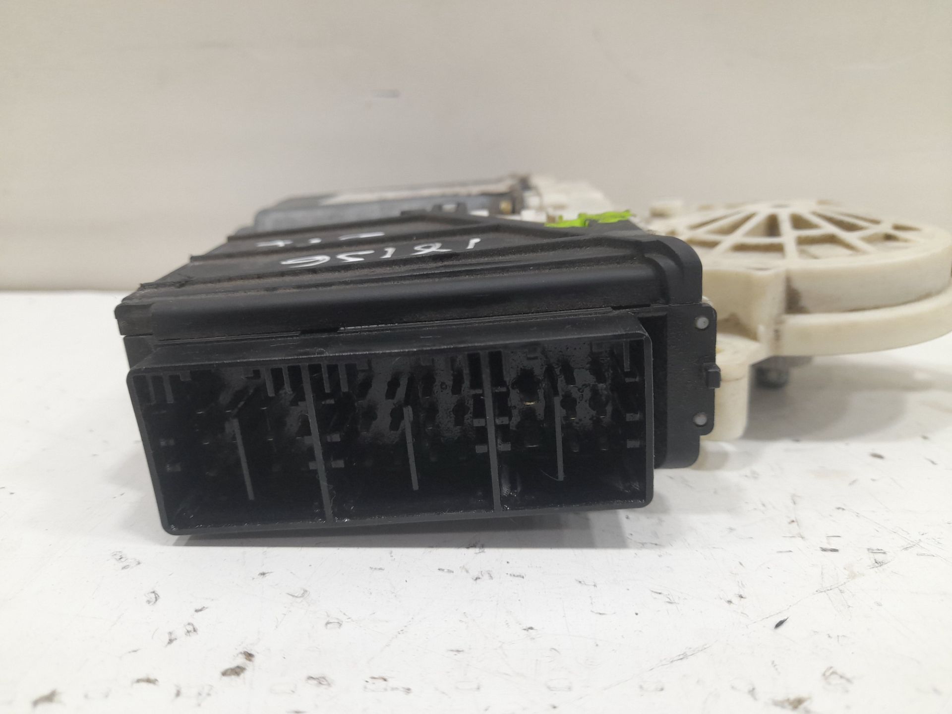 Motor elevalunas delantero izquierdo seat ibiza (6l1) stella