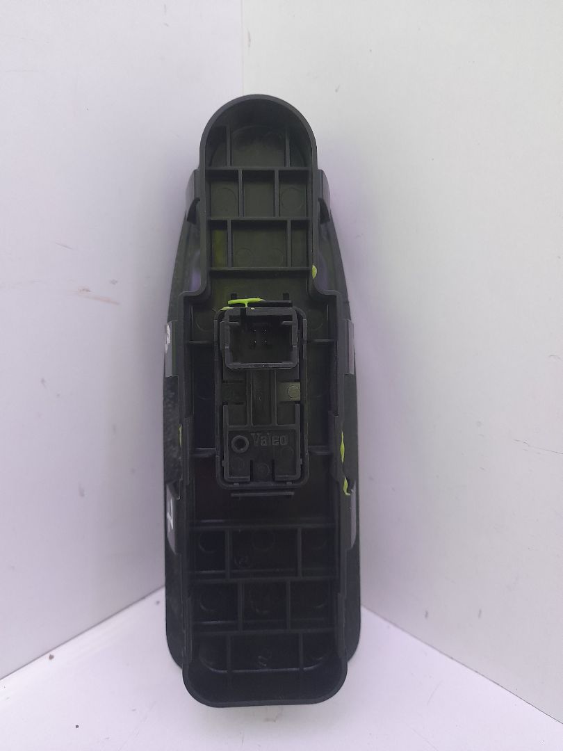 Mando elevalunas delantero derecho l1h1 furgón active