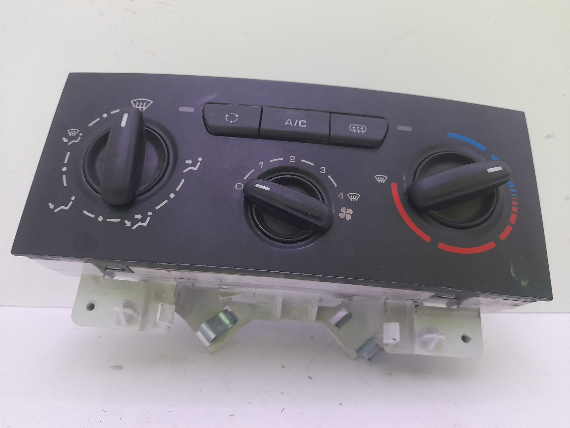 Mando calefaccion / aire acondicionado l1h1 furgón active