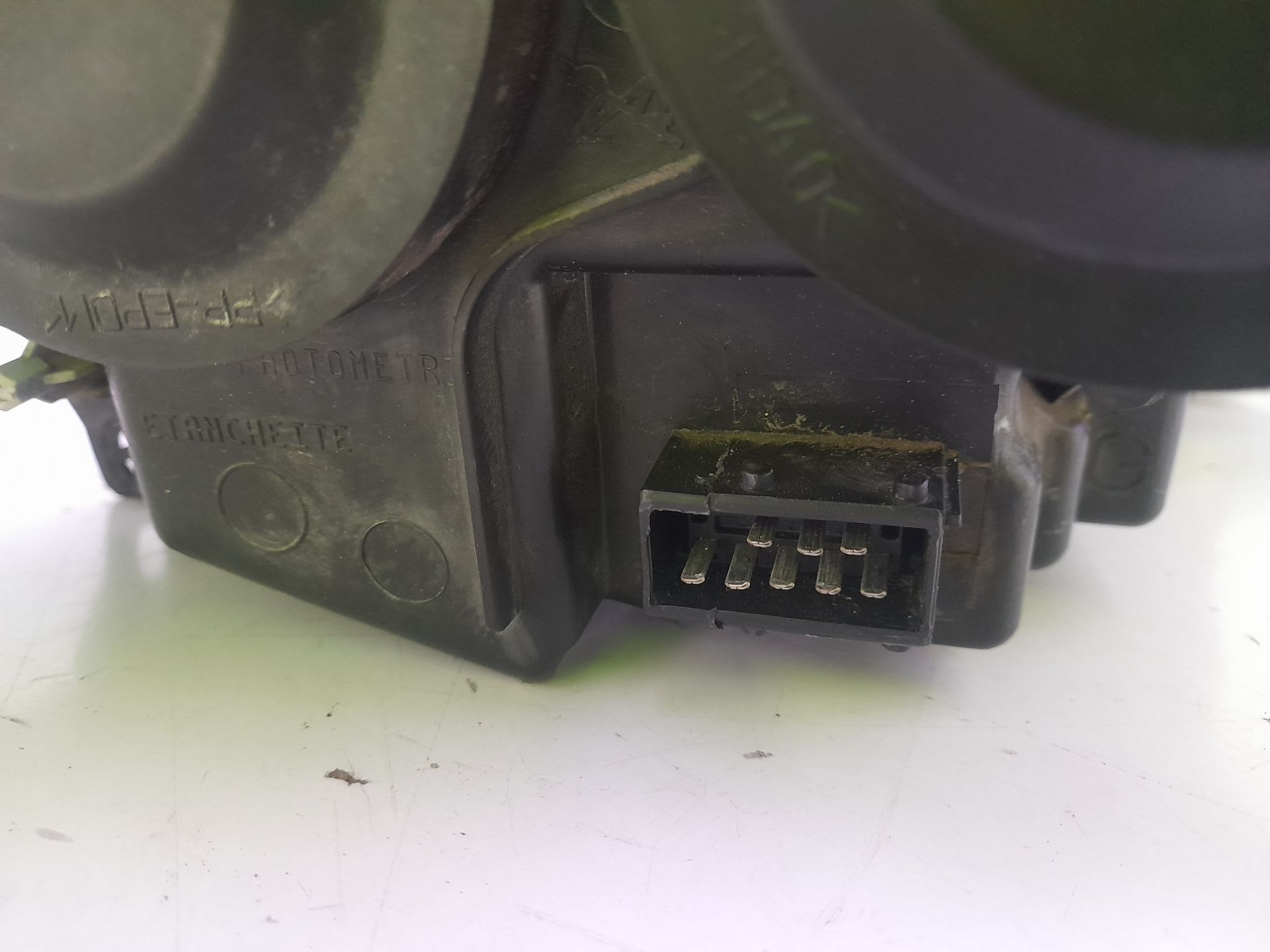 Faro izquierdo l1h1 furgón active