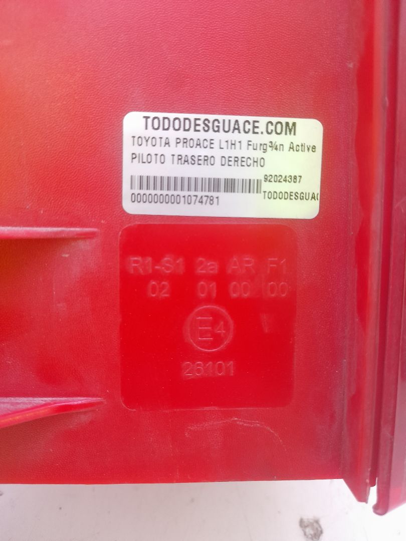 Piloto trasero derecho l1h1 furgón active