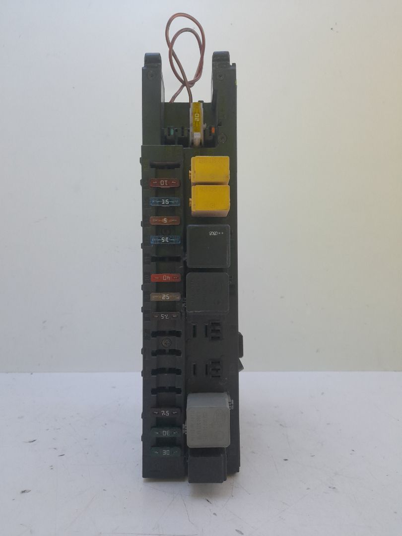 Caja reles / fusibles mercedes-benz clase c (bm 203) familiar c 270 t cdi (203.216)