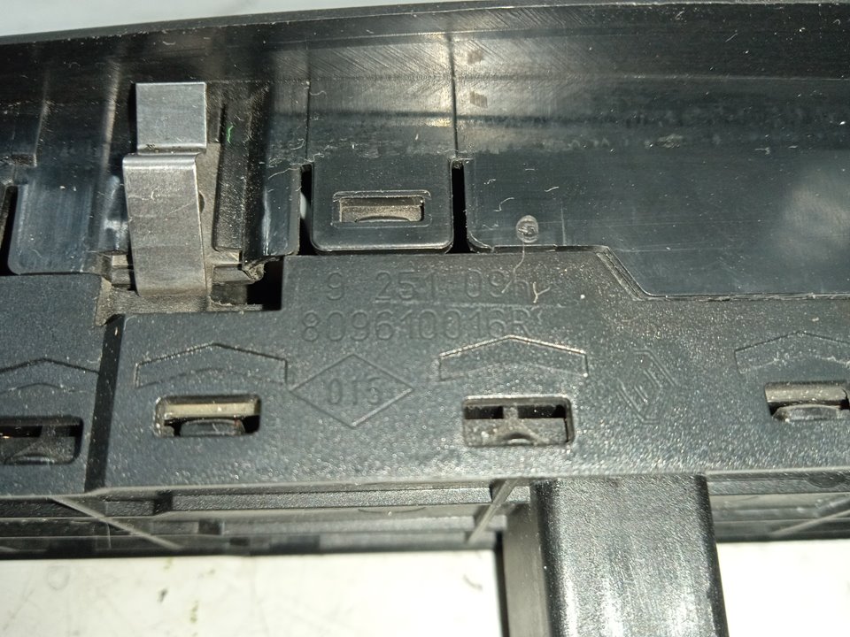 Mando elevalunas delantero izquierdo renault megane iii berlina 5p bose edition