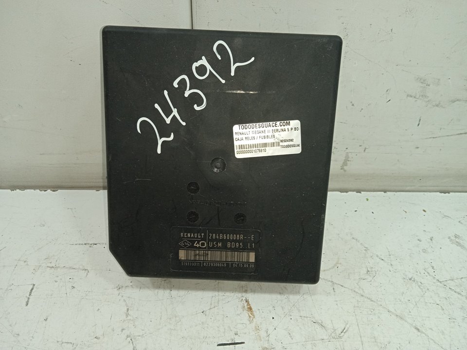 Caja reles / fusibles renault megane iii berlina 5p bose edition