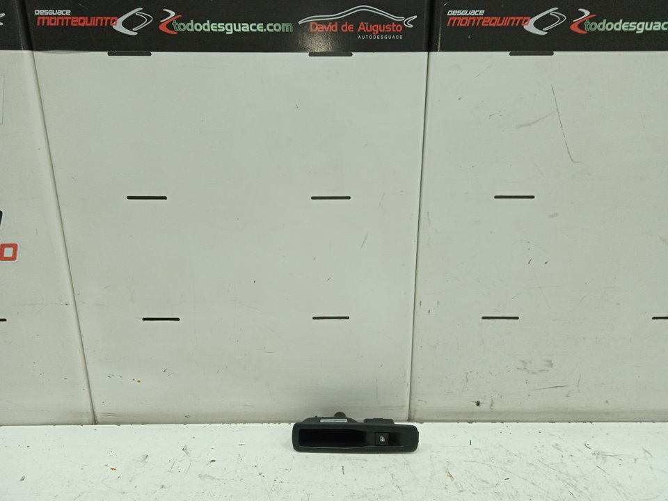 Mando elevalunas trasero izquierdo renault megane iii berlina 5p bose edition