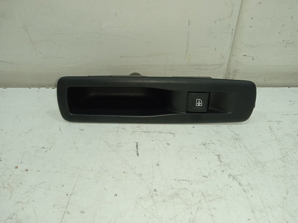 Mando elevalunas trasero izquierdo renault megane iii berlina 5p bose edition