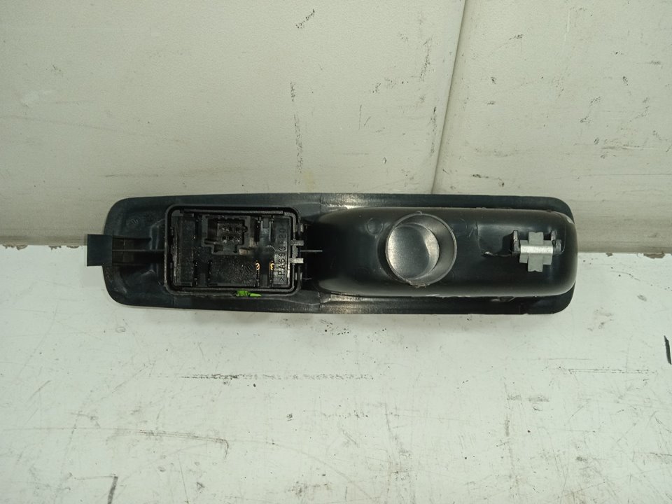 Mando elevalunas trasero izquierdo renault megane iii berlina 5p bose edition