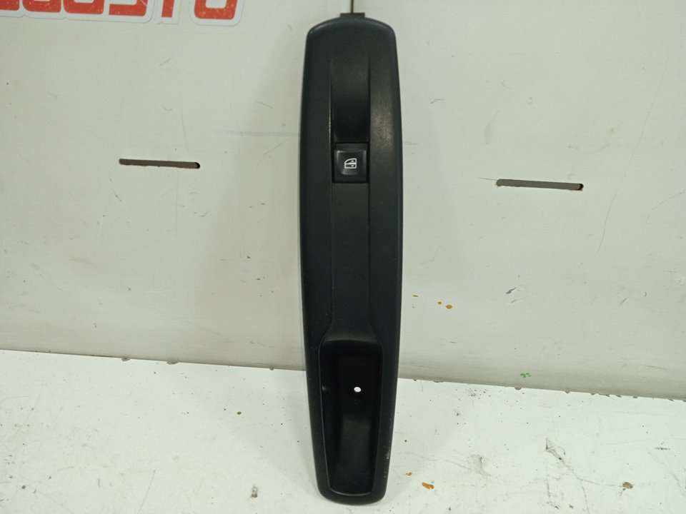 Mando elevalunas delantero derecho renault megane iii berlina 5p bose edition
