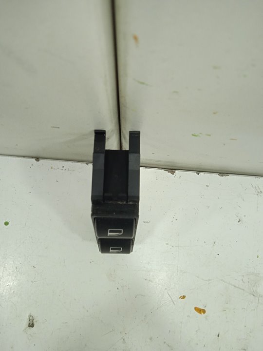 Mando elevalunas delantero derecho nissan micra (k12e) acenta