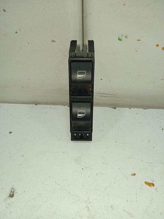 Mando elevalunas delantero derecho nissan micra (k12e) acenta