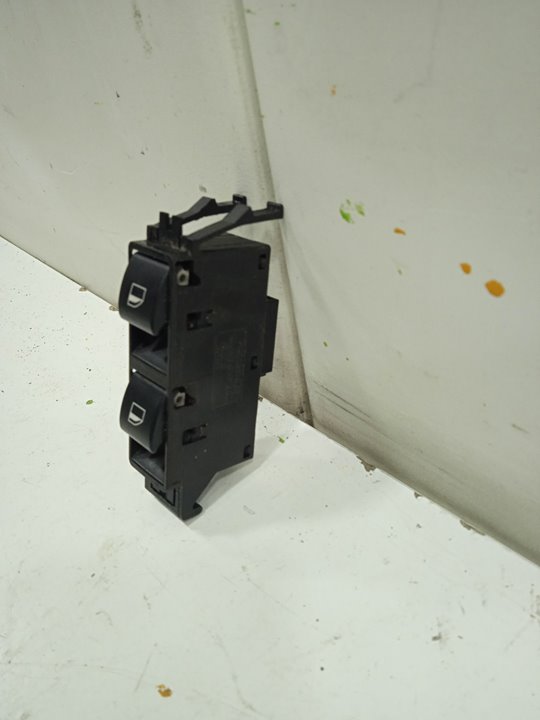 Mando elevalunas delantero derecho nissan micra (k12e) acenta