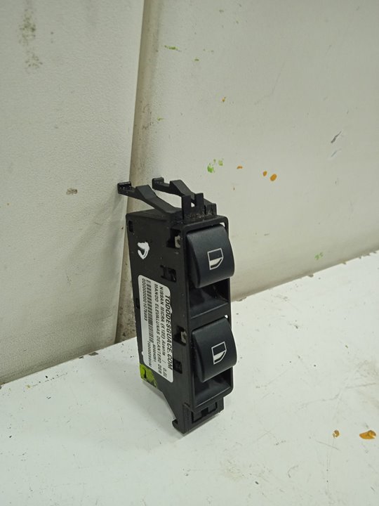 Mando elevalunas delantero derecho nissan micra (k12e) acenta