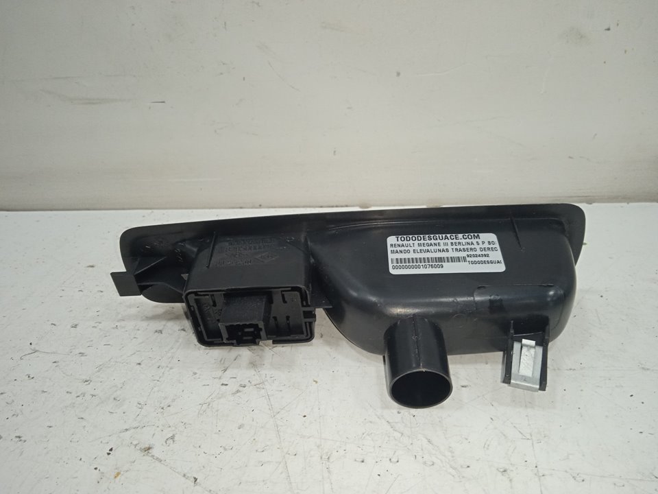 Mando elevalunas trasero derecho renault megane iii berlina 5p bose edition