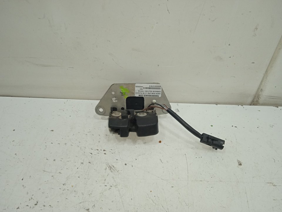 Cerradura maletero / porton lancia musa (184) 1.3 16v multijet argento