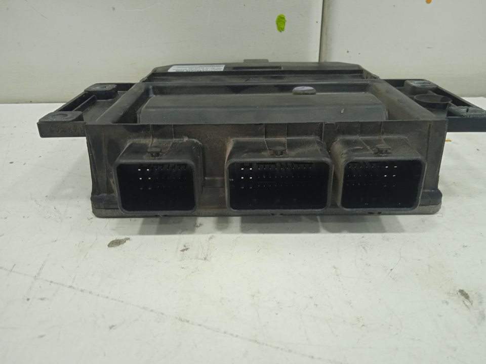 Centralita motor uce renault clio iii confort dynamique