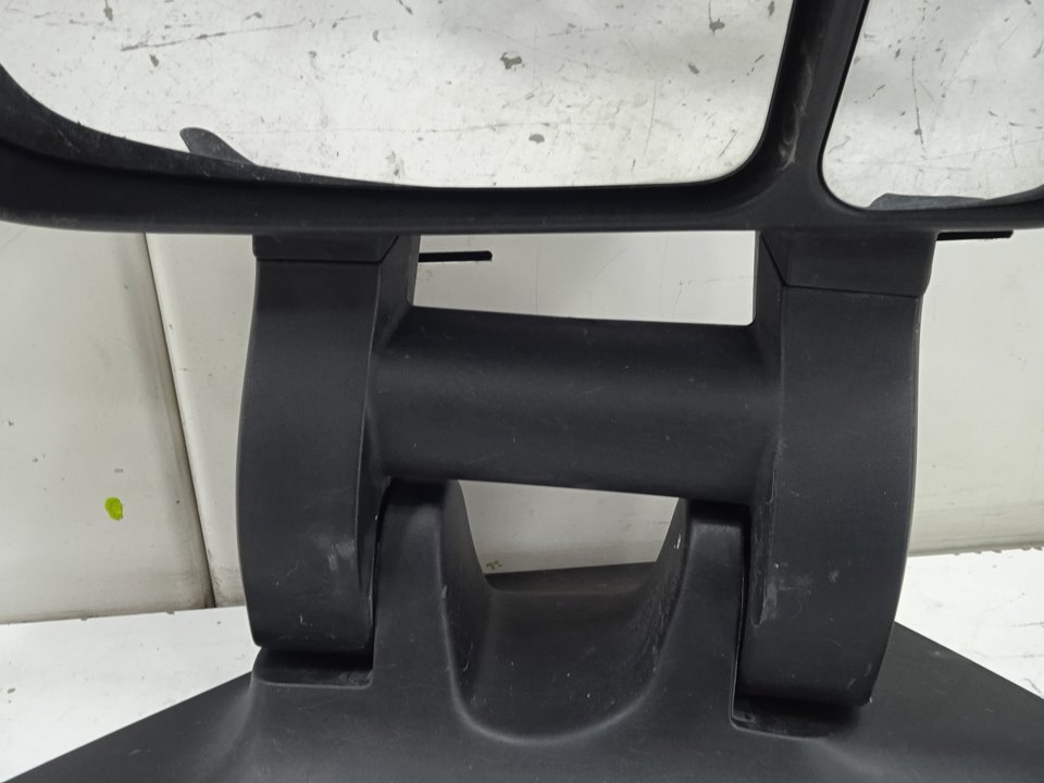 Retrovisor derecho   no identificado