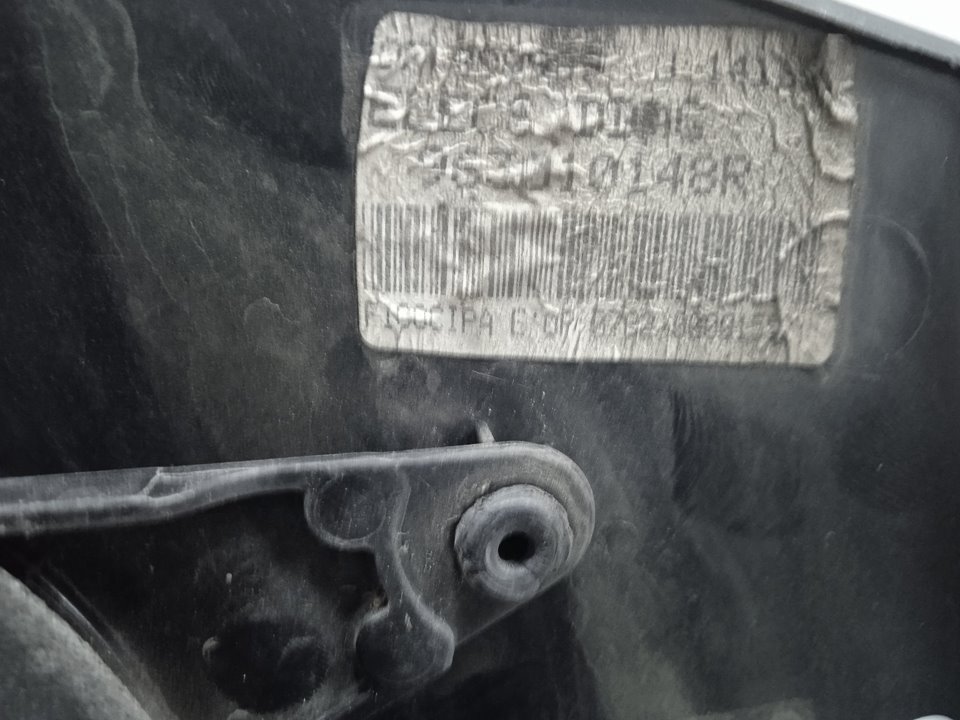 Retrovisor derecho   no identificado