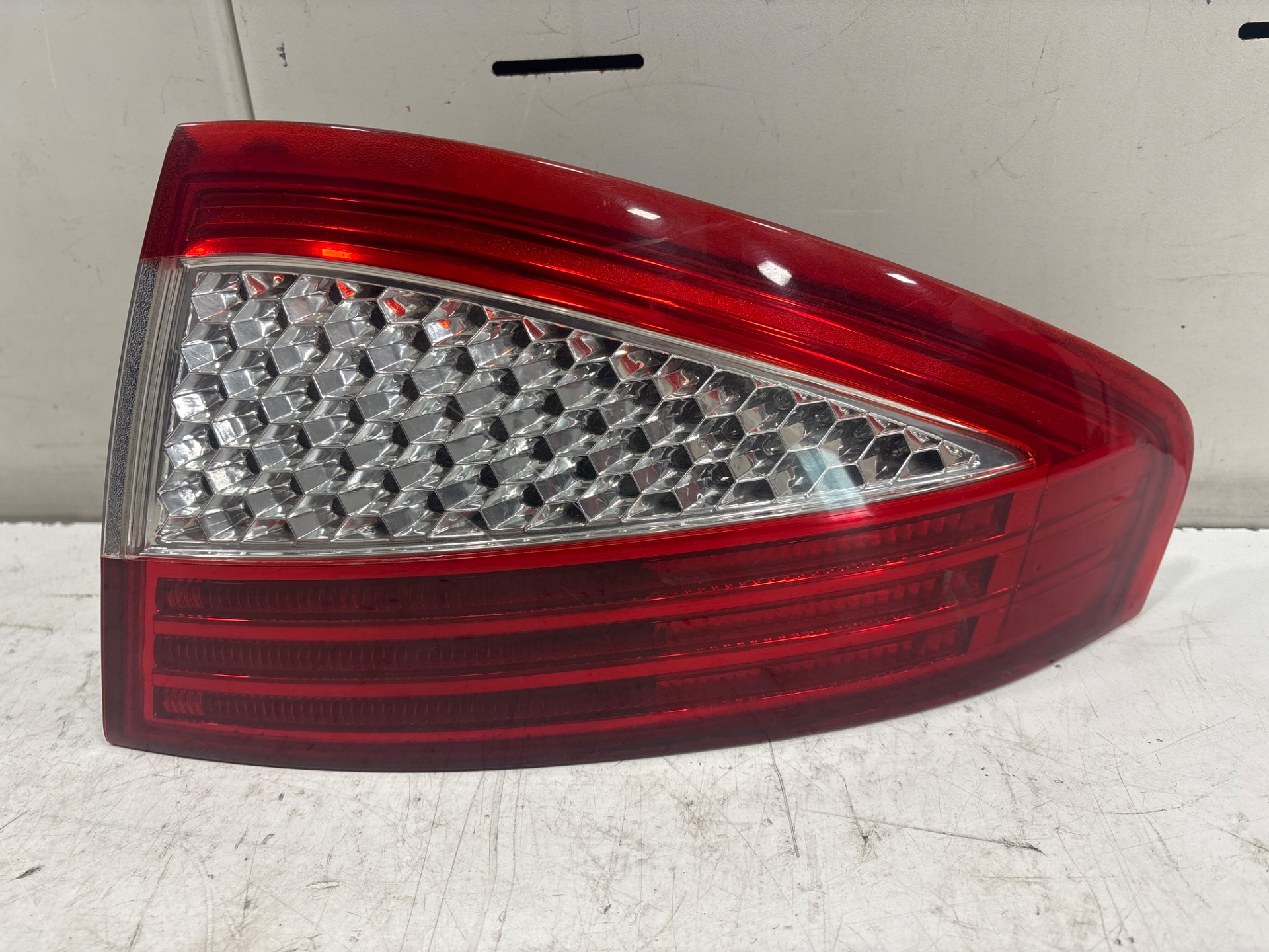 Piloto trasero derecho ford mondeo berlina (ca2) ghia