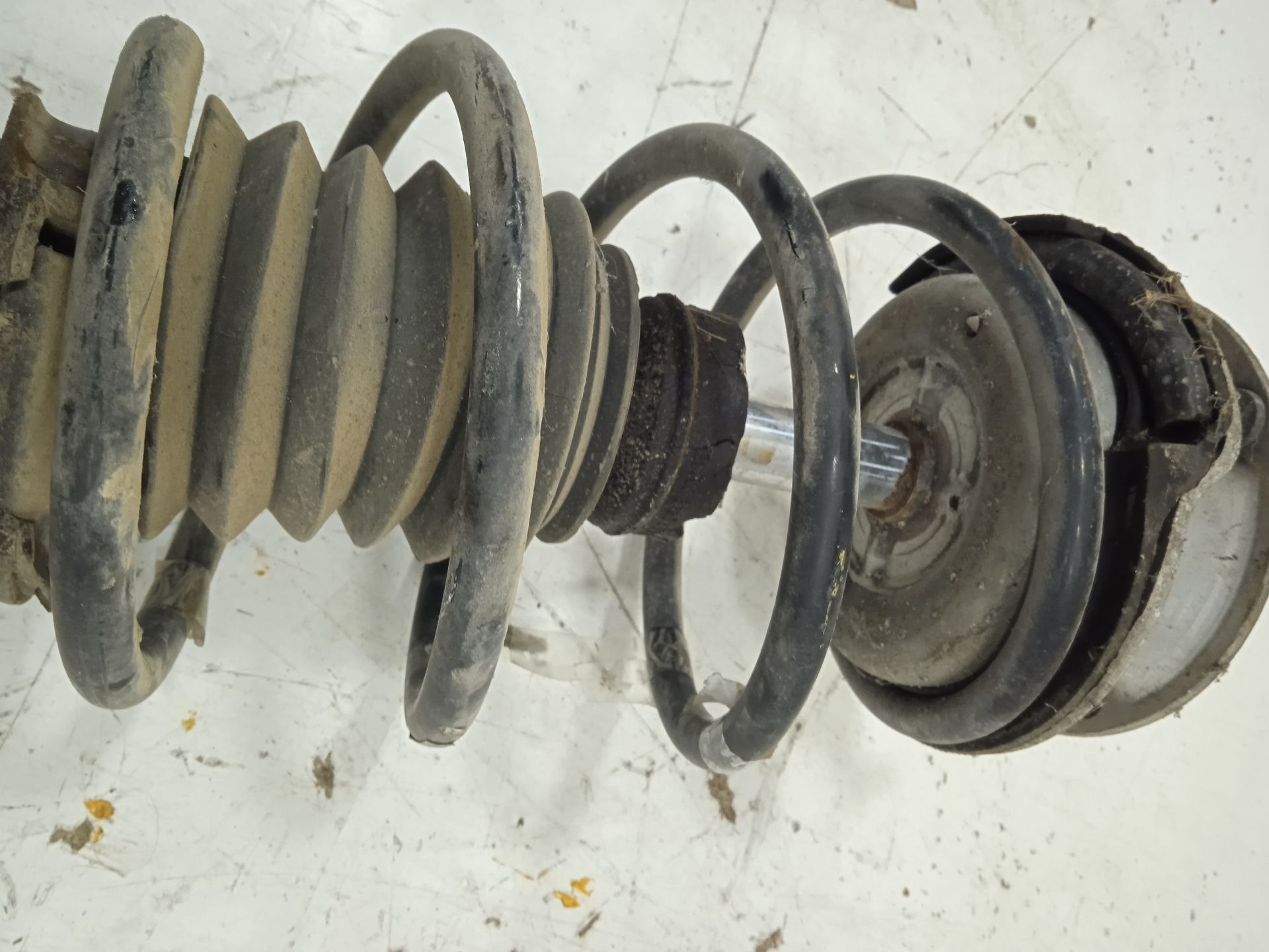 Amortiguador delantero derecho bmw serie 1 berlina (e81e87) 120d