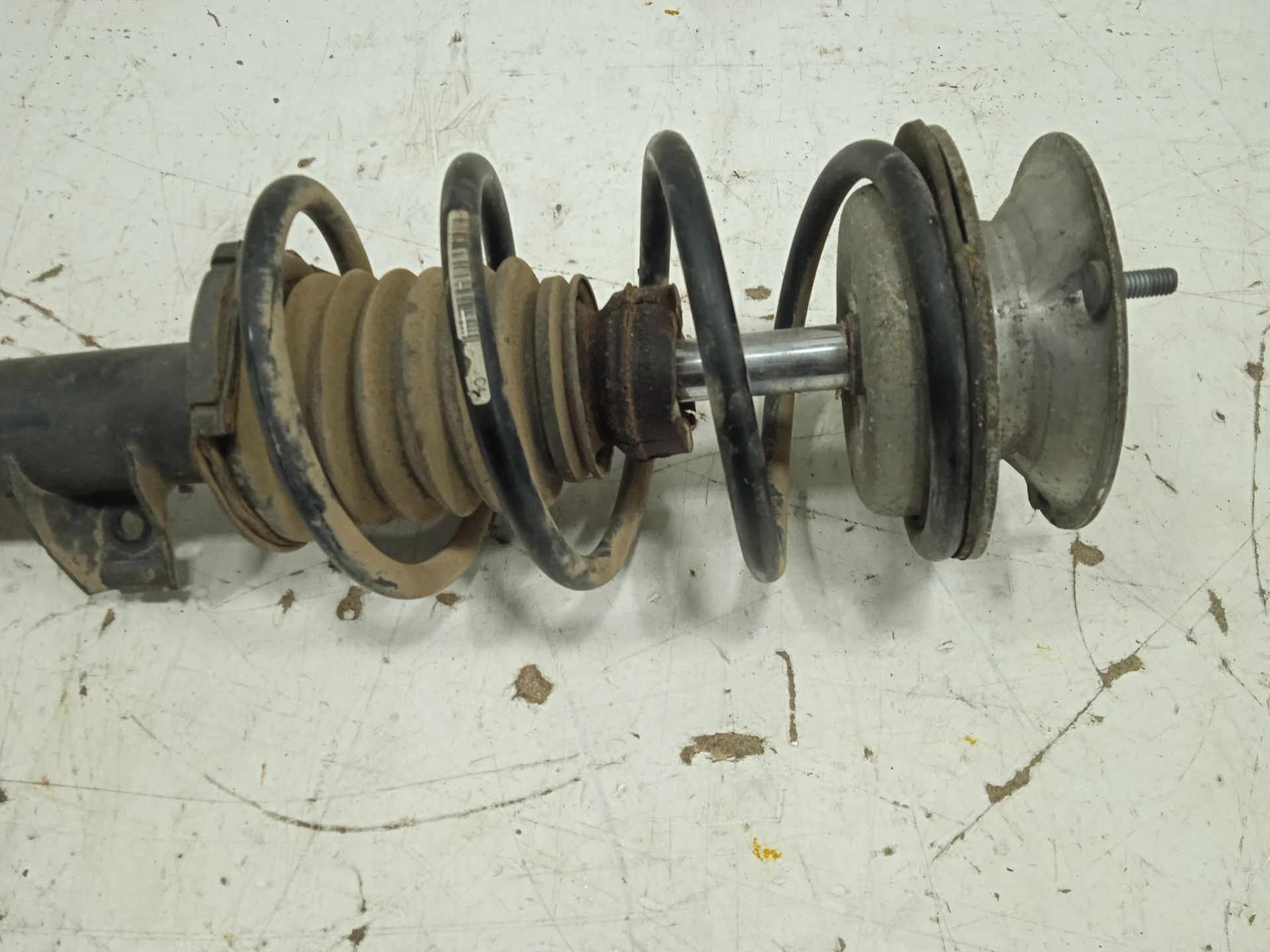 Amortiguador delantero izquierdo bmw serie 1 berlina (e81e87) 120d