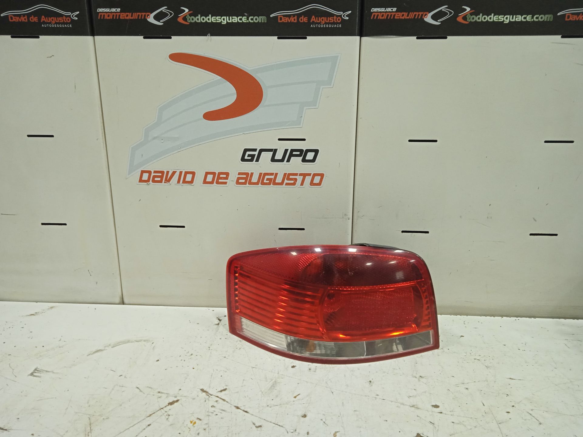 Piloto trasero izquierdo audi a3 (8p1) 2.0 tdi ambiente